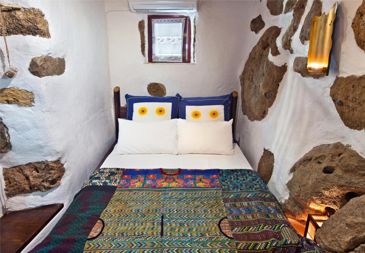Natura Cottages Makrýgialos Exteriör bild