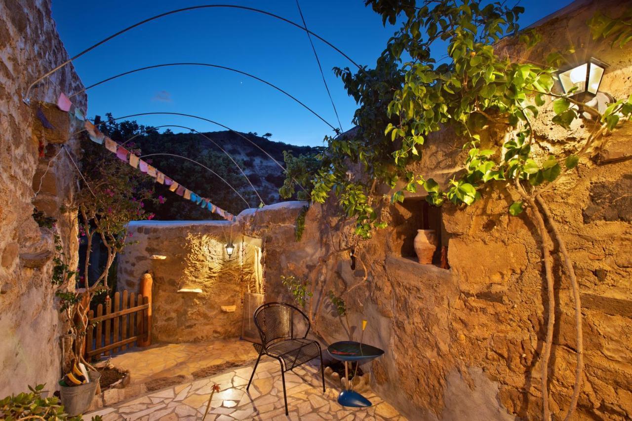 Natura Cottages Makrýgialos Exteriör bild