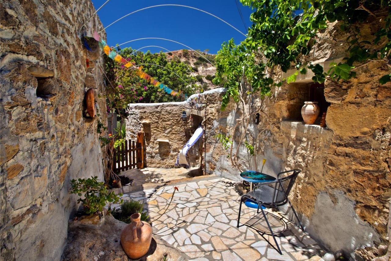 Natura Cottages Makrýgialos Exteriör bild
