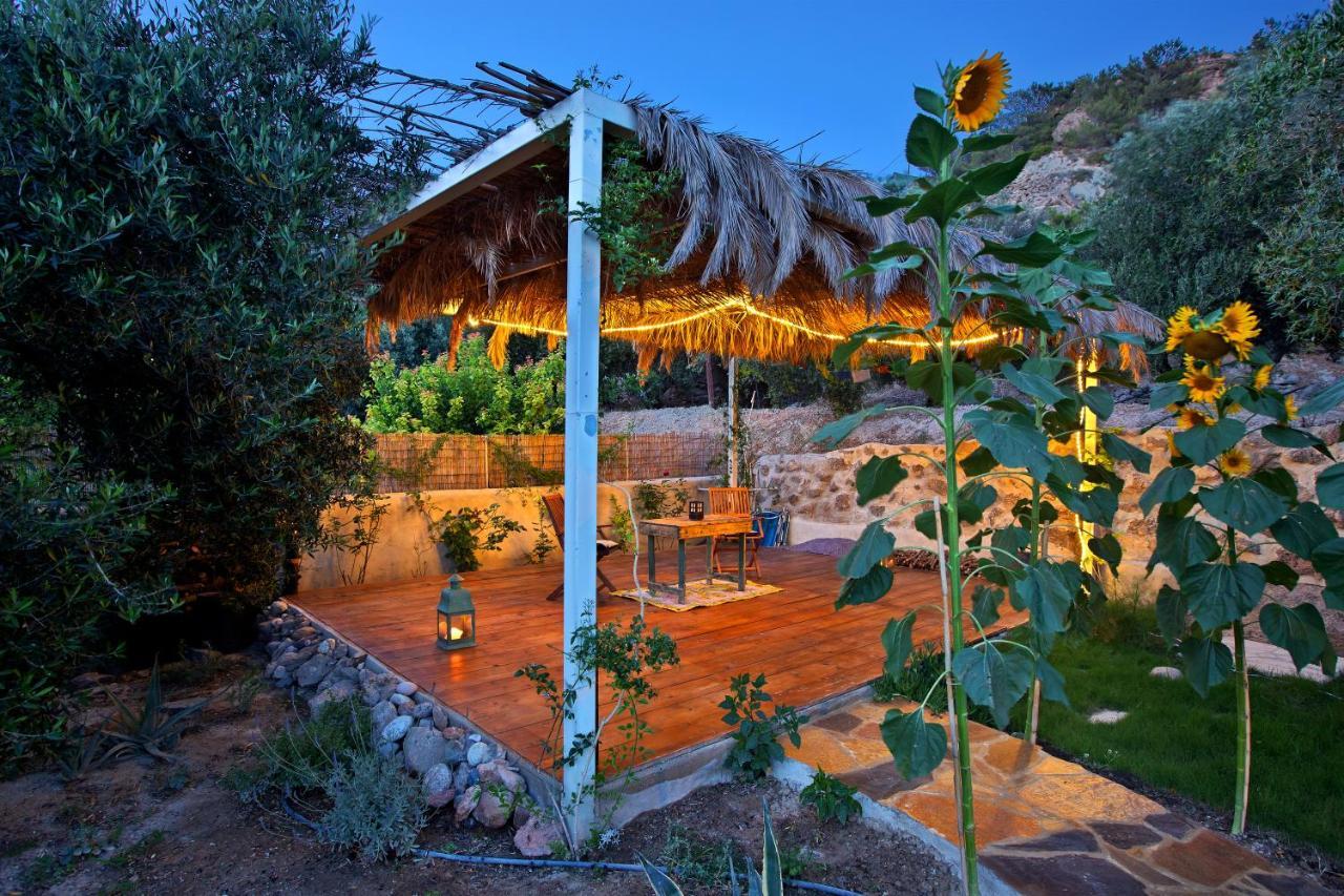 Natura Cottages Makrýgialos Exteriör bild