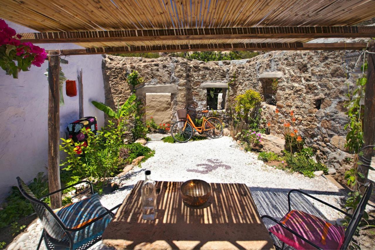 Natura Cottages Makrýgialos Exteriör bild
