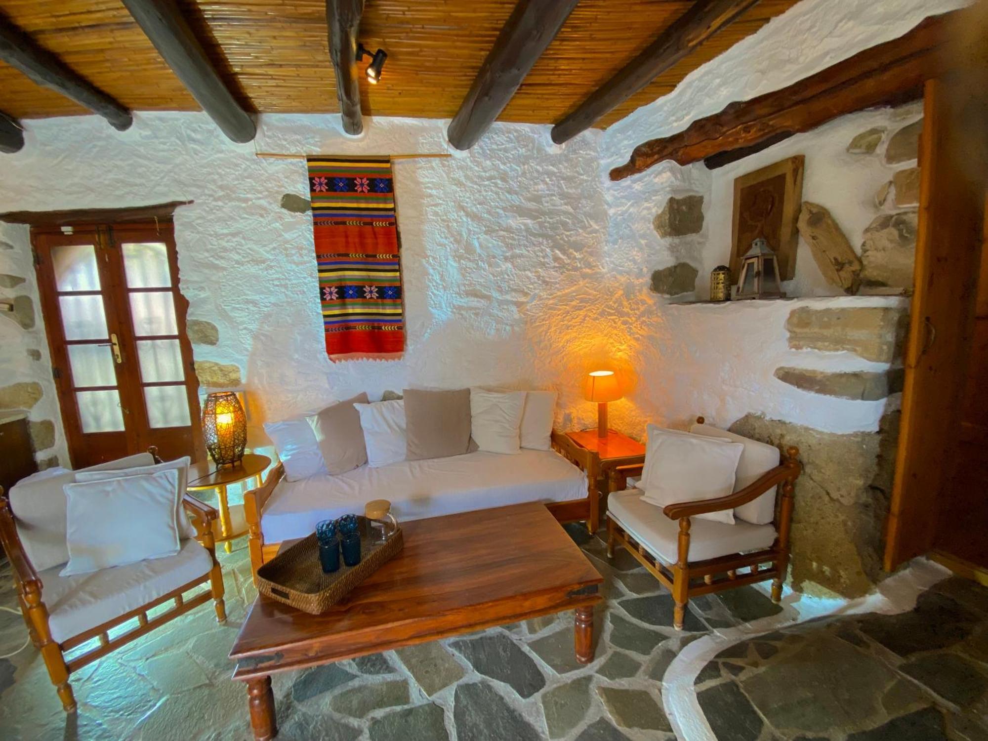 Natura Cottages Makrýgialos Exteriör bild